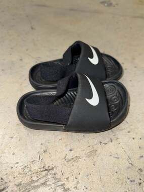 Nike Toddler Kawa SE Slide Sandal Black/White BV1094-001